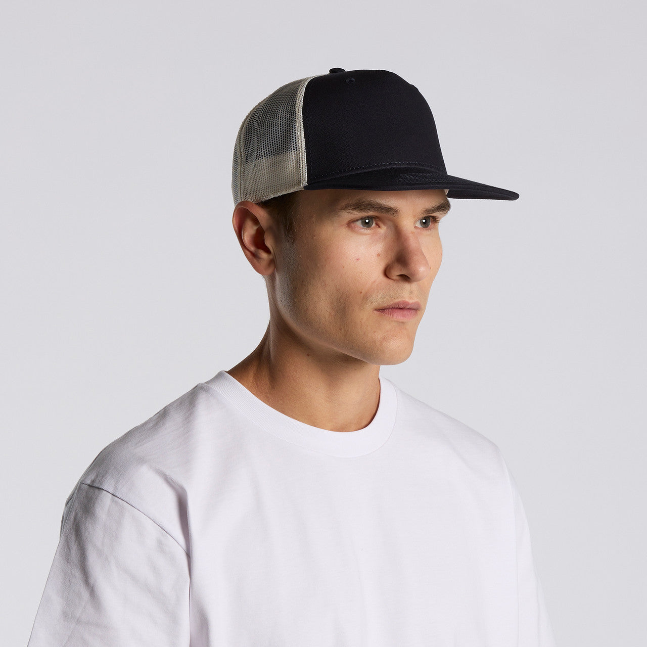 Stock Contrast Trucker - MAIN