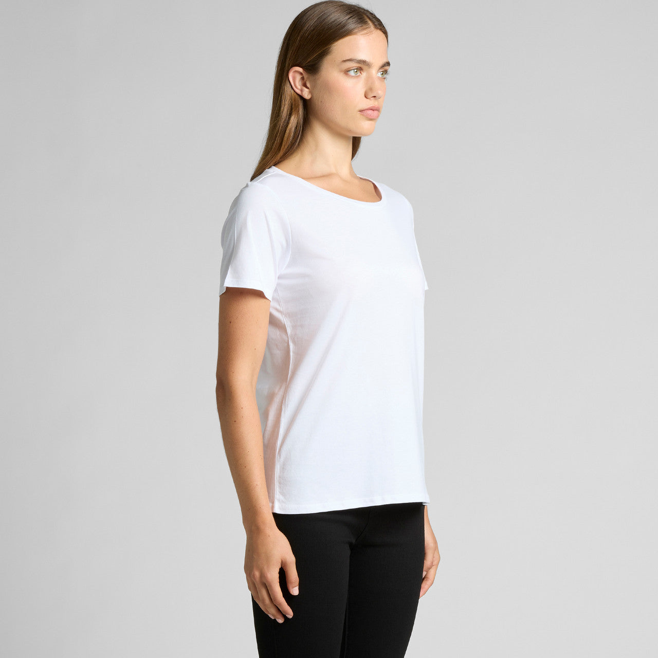 Wo's Shallow Scoop Tee - TURN
